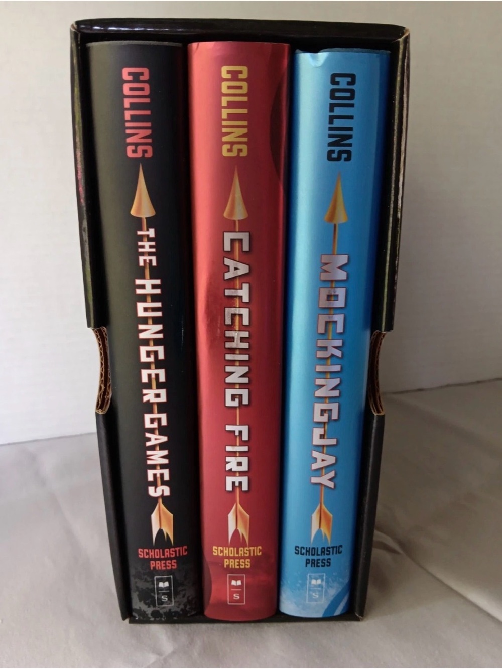 Collins The Hunger Games Trilogy Box Set - Black, Red, Blue